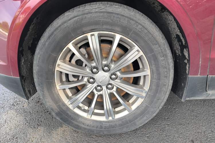 Used Cadillac XT5 2016 25T Luxury Model Left Front Wheel Hub