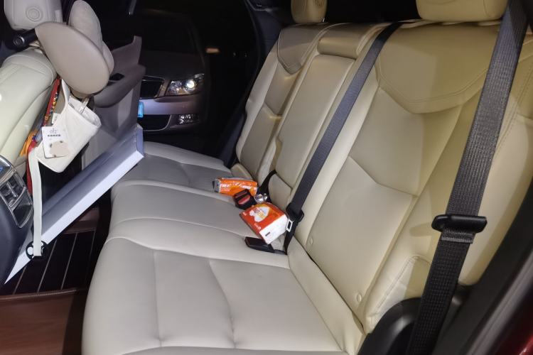 Used Cadillac XT5 2016 25T Tech Edition Left Rear Seat