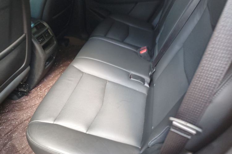Used Cadillac XT5 2016 28T Four-Wheel Drive Luxury Model Left Rear Seat