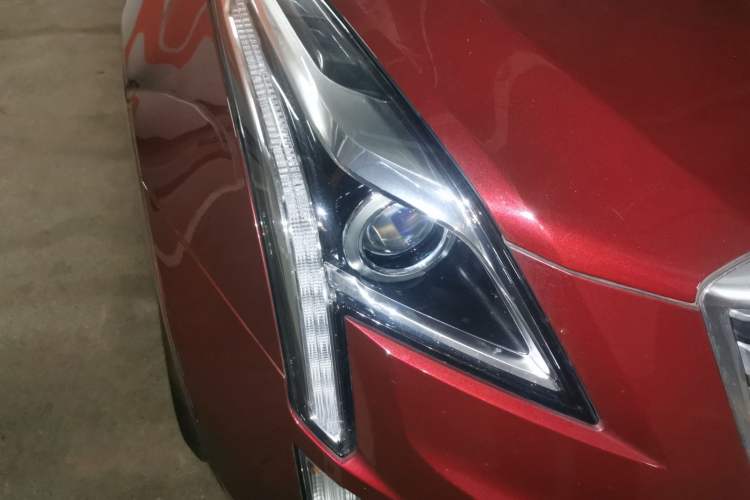 Used Cadillac XT5 2016 25T Luxury Model Right Front Headlight