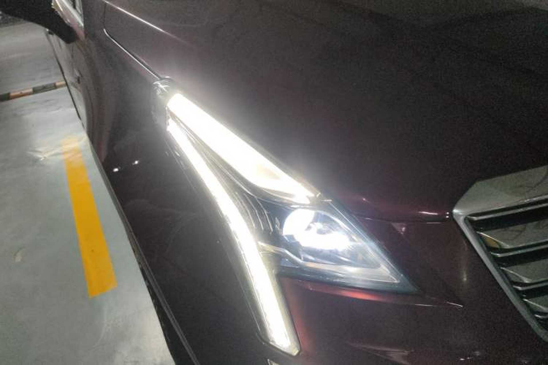 Used Cadillac XT5 2016 28T Four-Wheel Drive Luxury Model Right Front Headlight