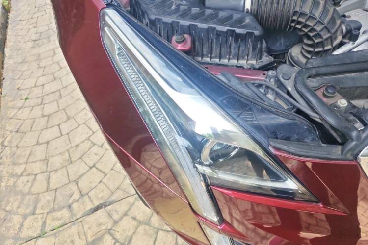Used Cadillac XT5 2016 25T Luxury Model Right Front Headlight