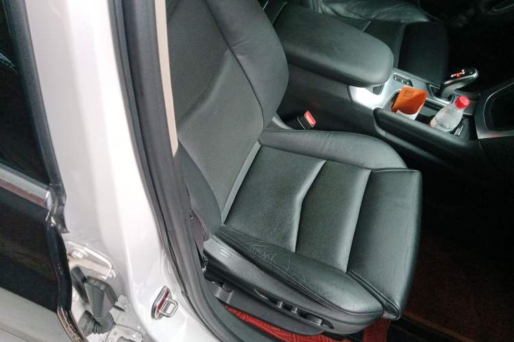 Used Cadillac XT5 2016 28T Four-Wheel Drive Luxury Model Right Front Seat