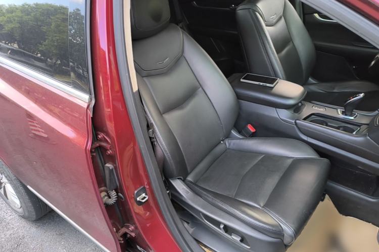 Used Cadillac XT5 2016 25T Luxury Model Right Front Seat