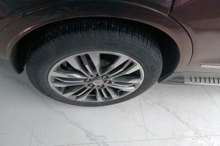 Used Cadillac XT5 2016 28T Four-Wheel Drive Luxury Model Right Rear Wheel Hub