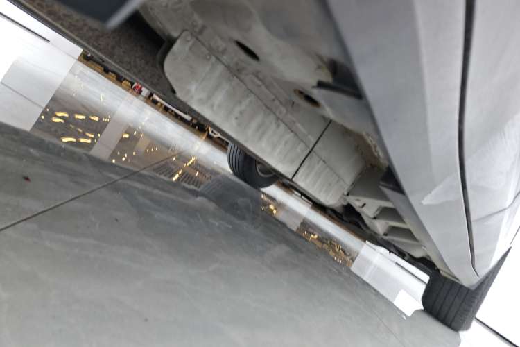 Used Cadillac XT5 2016 25T Luxury Model Right Side Sill