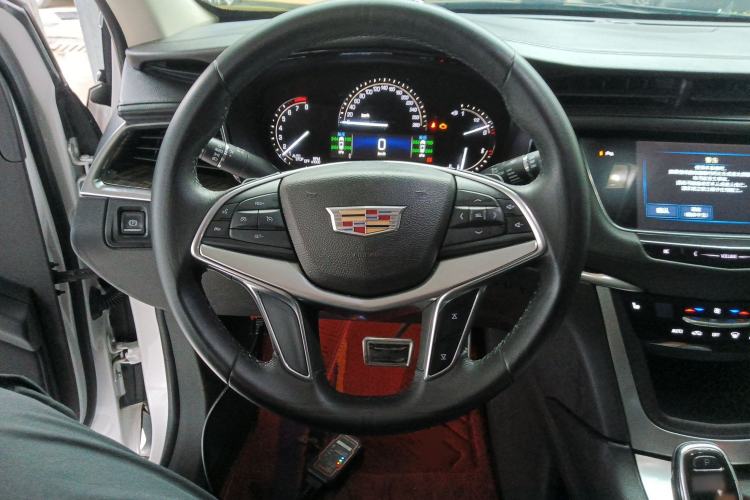 Used Cadillac XT5 2016 28T Four-Wheel Drive Luxury Model Steering Wheel