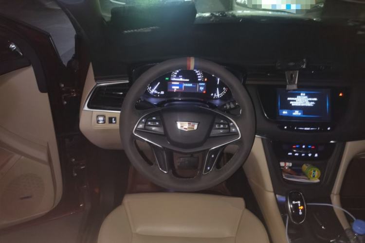 Used Cadillac XT5 2016 25T Tech Edition Steering Wheel