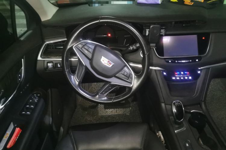 Used Cadillac XT5 2016 25T Luxury Model Steering Wheel