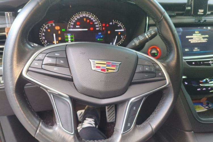 Used Cadillac XT5 2016 28T Four-Wheel Drive Luxury Model Steering Wheel