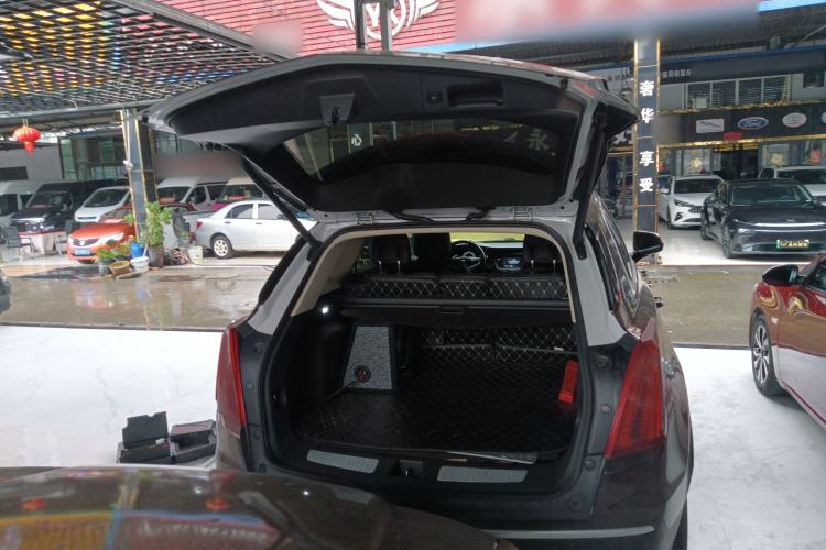 Used Cadillac XT5 2016 28T Four-Wheel Drive Luxury Model Trunk