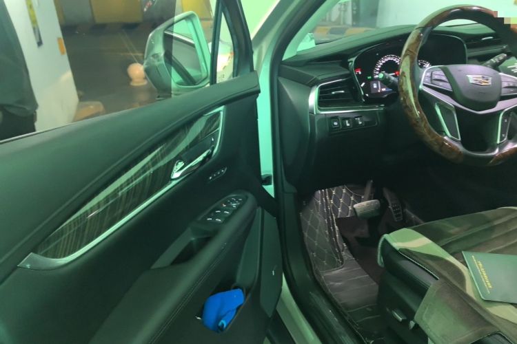 Used Cadillac XT5 2016 25T Luxury Model Driver Seat