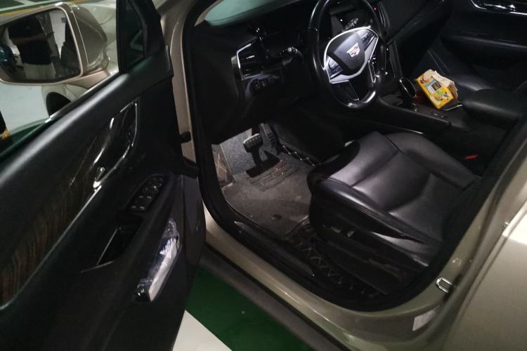 Used Cadillac XT5 2016 25T Luxury Model Driver Seat