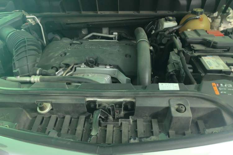 Used Cadillac XT5 2016 25T Luxury Model Engine Bay