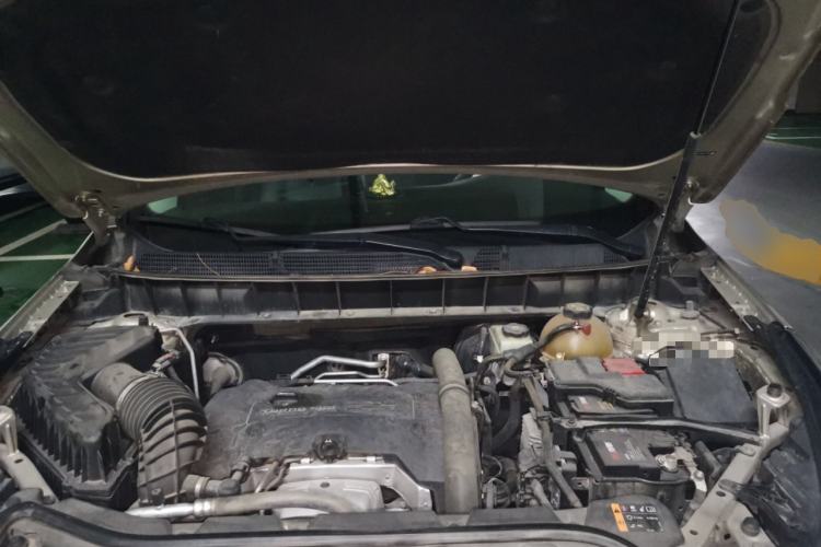 Used Cadillac XT5 2016 25T Luxury Model Engine Bay