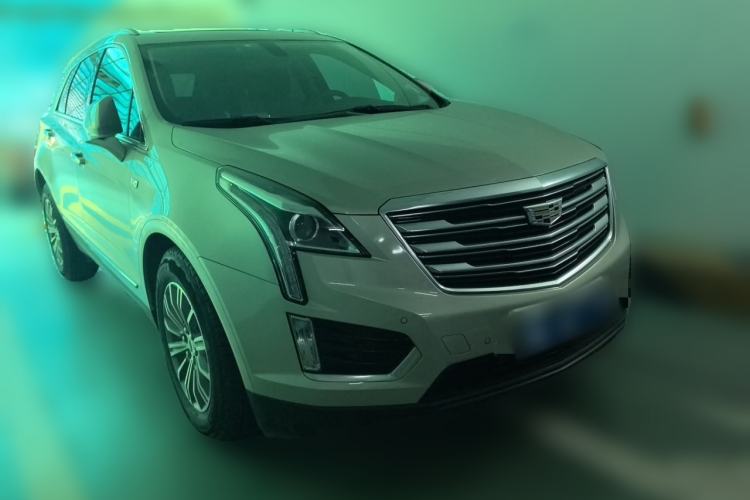 Used Cadillac XT5 2016 25T Luxury Model Front Right 45 Deg
