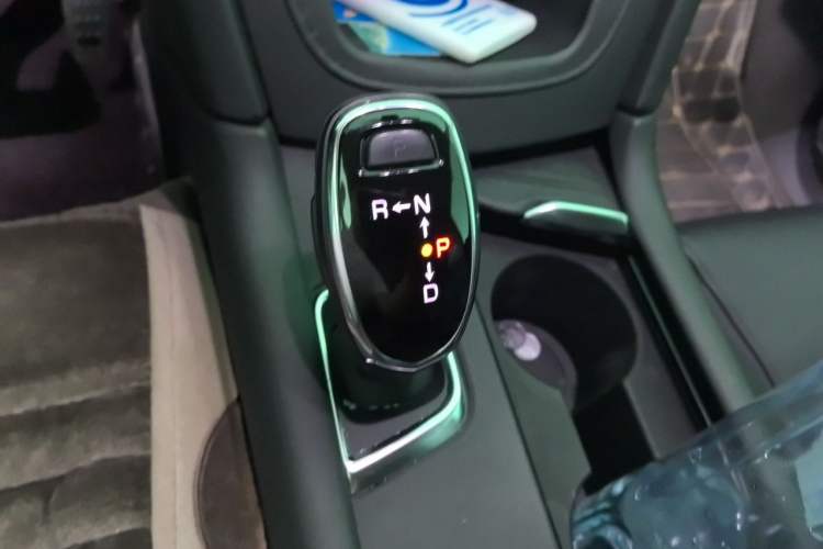 Used Cadillac XT5 2016 25T Luxury Model Gear Lever
