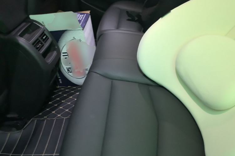 Used Cadillac XT5 2016 25T Luxury Model Left Rear Seat