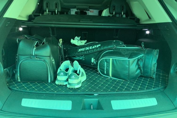 Used Cadillac XT5 2016 25T Luxury Model Trunk