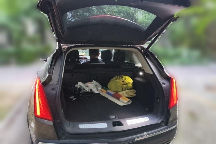 Used Cadillac XT5 2016 28T Four-Wheel Drive Luxury Model Trunk