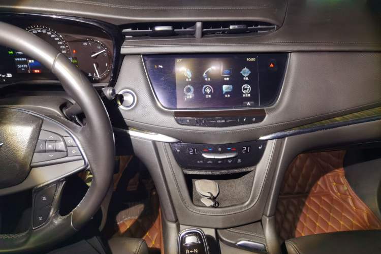 Used Cadillac XT5 2016 25T Luxury Model Audio And AC Panel