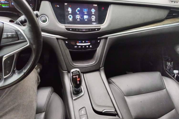 Used Cadillac XT5 2016 25T Luxury Model Audio And AC Panel