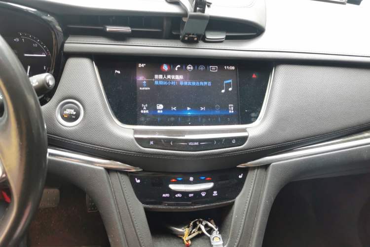 Used Cadillac XT5 2016 25T Luxury Model Audio And AC Panel