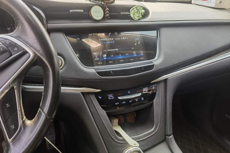 Used Cadillac XT5 2016 25T Luxury Model Audio And AC Panel