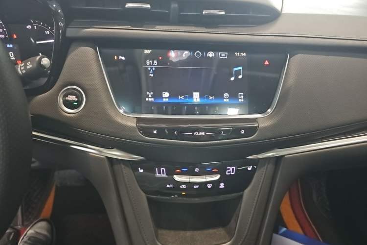 Used Cadillac XT5 2016 25T Luxury Model Audio And AC Panel