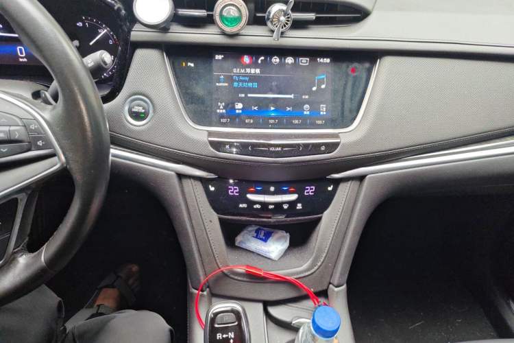 Used Cadillac XT5 2016 25T Luxury Model Audio And AC Panel