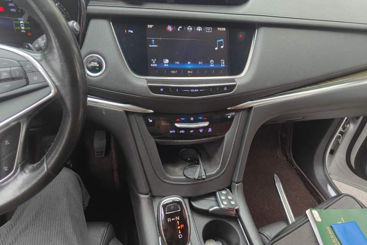 Used Cadillac XT5 2016 25T Luxury Model Audio And AC Panel
