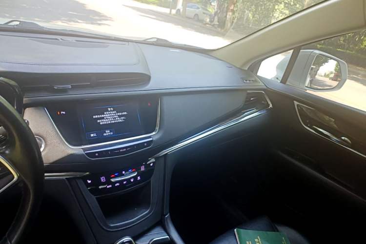 Used Cadillac XT5 2016 25T Luxury Model Audio And AC Panel