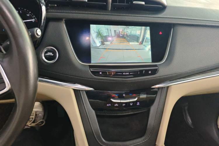 Used Cadillac XT5 2016 25T Tech Edition Audio And AC Panel