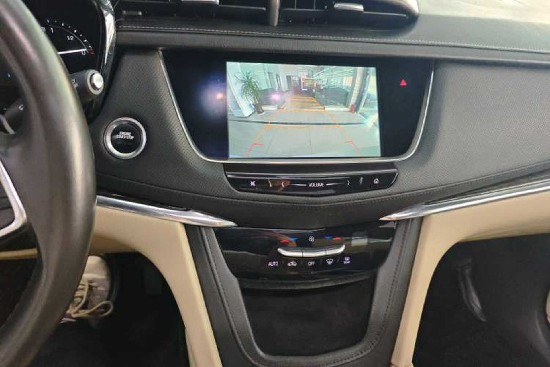 Used Cadillac XT5 2016 25T Tech Edition Audio And AC Panel