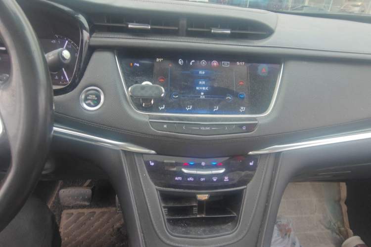 Used Cadillac XT5 2016 25T Luxury Model Audio And AC Panel