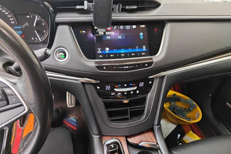 Used Cadillac XT5 2016 28T Four-Wheel Drive Luxury Model Audio And AC Panel