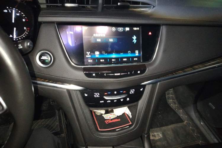 Used Cadillac XT5 2016 25T Luxury Model Audio And AC Panel