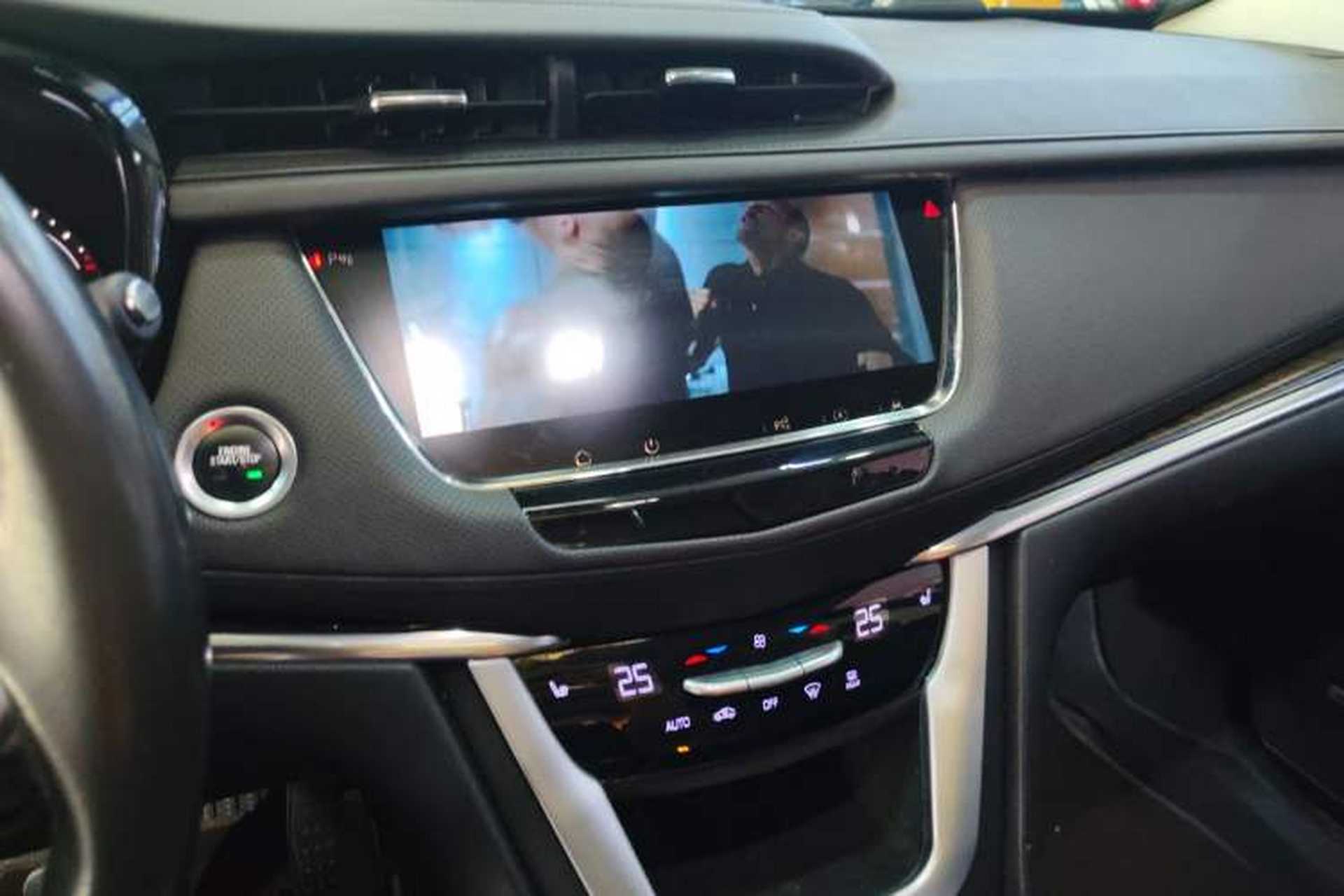 Used Cadillac XT5 2016 28T Four-Wheel Drive Luxury Model Audio And AC Panel