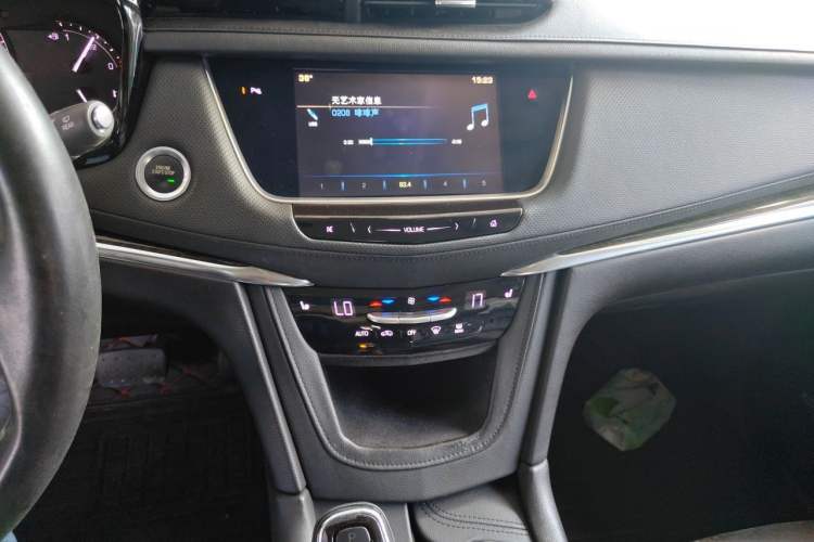 Used Cadillac XT5 2016 28T Four-Wheel Drive Luxury Model Audio And AC Panel