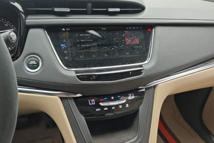 Used Cadillac XT5 2016 25T Tech Edition Audio And AC Panel