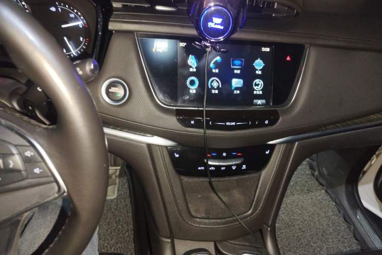 Used Cadillac XT5 2016 25T Luxury Model Audio And AC Panel