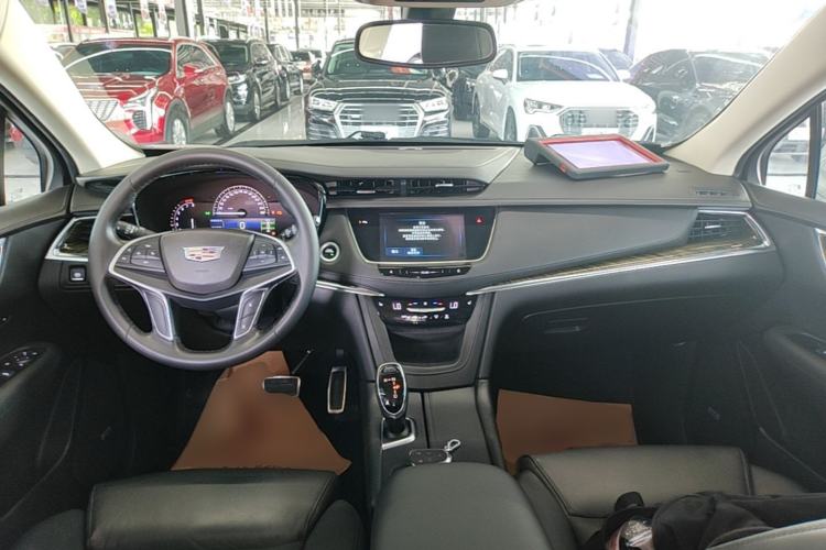 Used Cadillac XT5 2016 28T Four-Wheel Drive Luxury Model Center Console