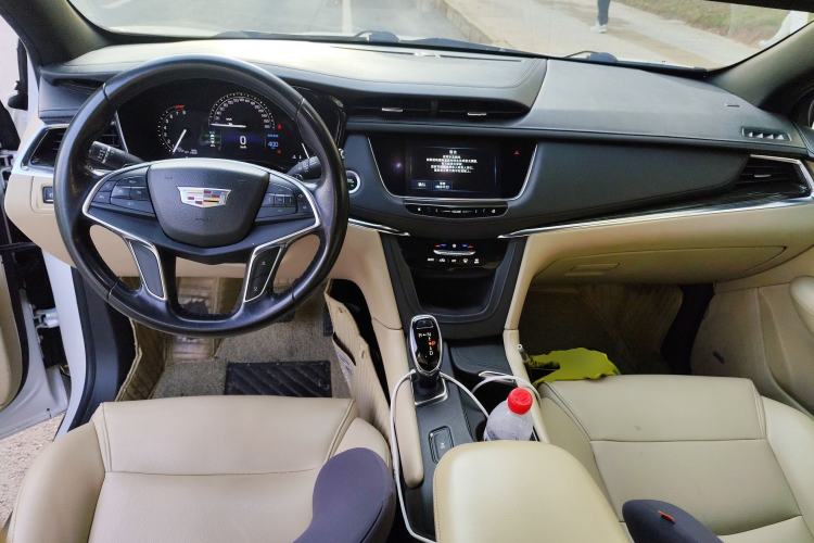Used Cadillac XT5 2016 25T Tech Edition Center Console