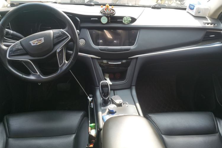 Used Cadillac XT5 2016 25T Luxury Model Center Console