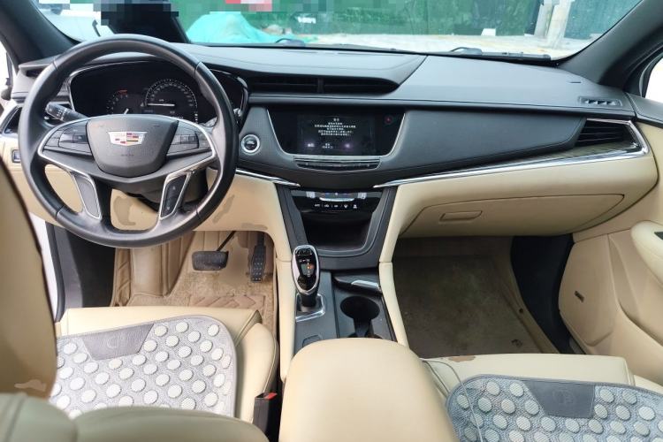 Used Cadillac XT5 2016 25T Tech Edition Center Console
