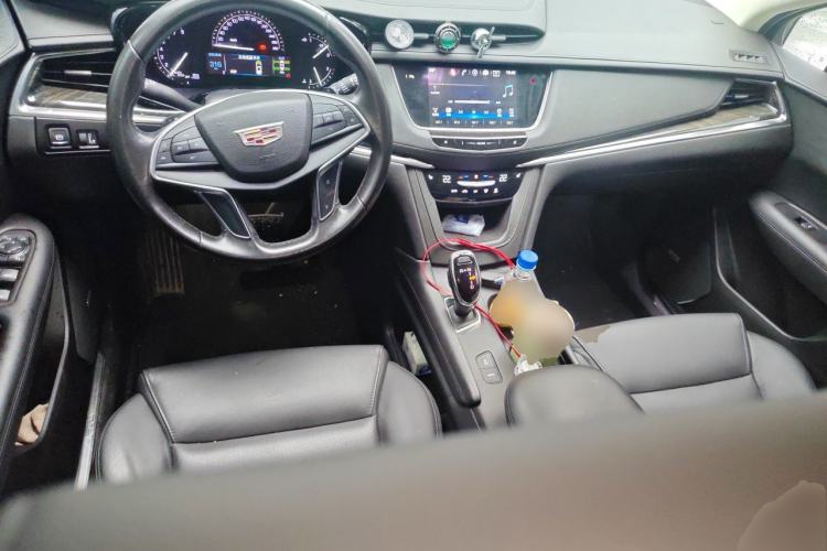 Used Cadillac XT5 2016 25T Luxury Model Center Console