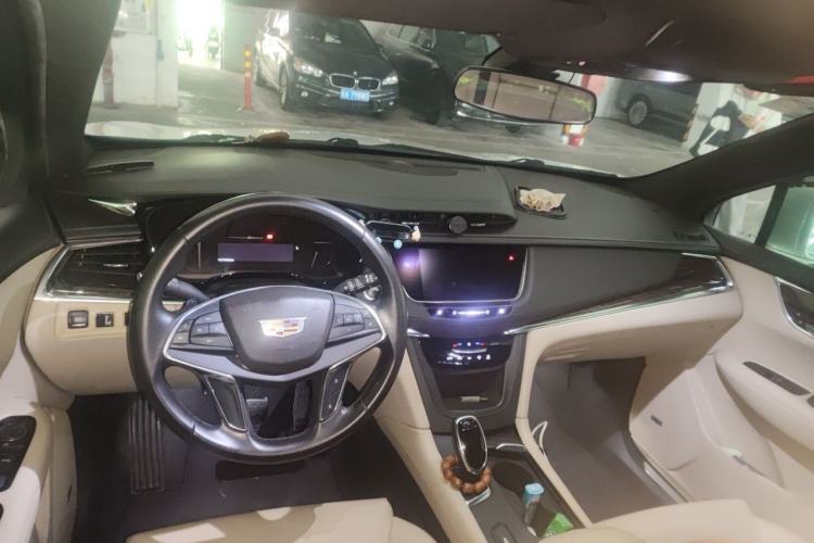 Used Cadillac XT5 2016 25T Tech Edition Center Console