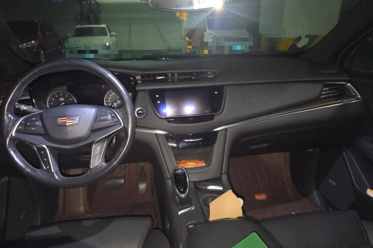 Used Cadillac XT5 2016 28T Four-Wheel-Drive Leading Model Center Console