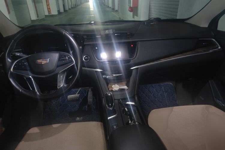 Used Cadillac XT5 2016 25T Luxury Model Center Console