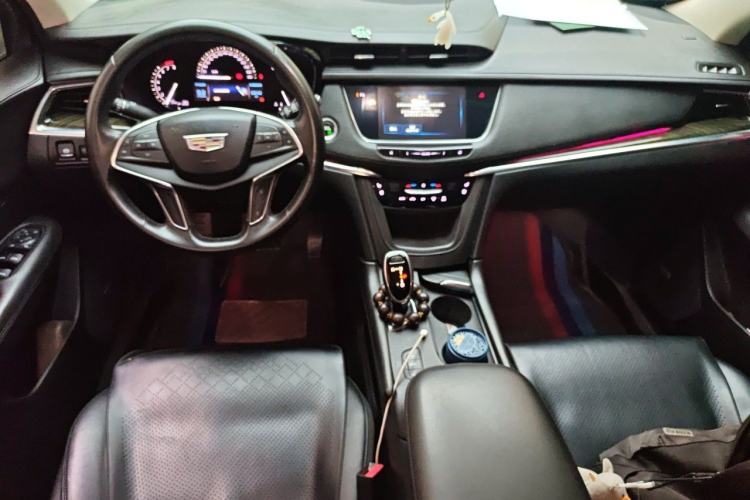 Used Cadillac XT5 2016 28T Four-Wheel Drive Luxury Model Center Console